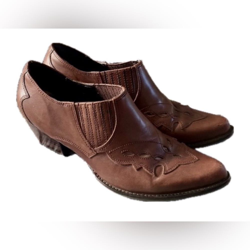 Reba Irene Ankle Boots. Size 9